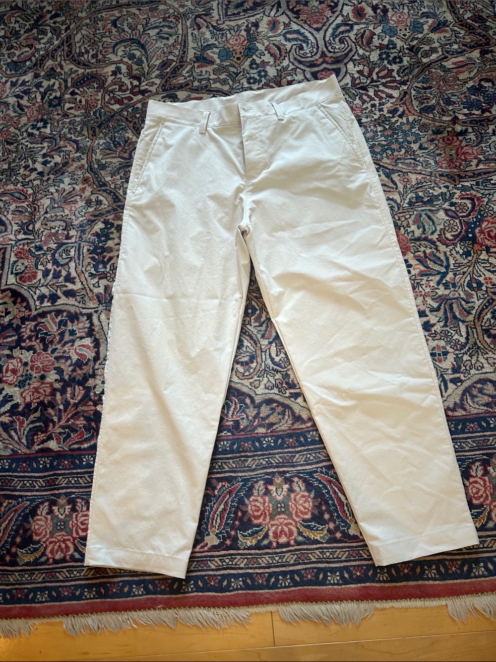 Lululemon Men's cream Casual Pants Classic FIT, with room thru thighs. 34/32